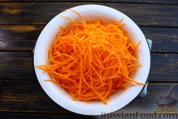 Морковь с фасолью, по-корейски