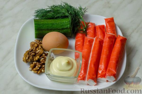 Закуска-салат "Морковки" из крабовых палочек