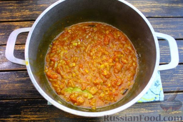 Чечевица в пряном томатном соусе