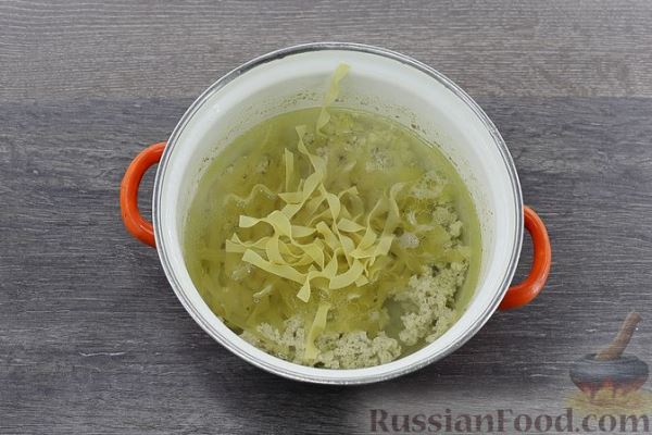 Суп с лапшой и куриным фаршем (без картофеля)
