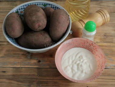 Картошка в сметане в духовке запеченная